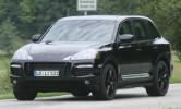 Обновленный Porsche Cayenne снимает камуфляж