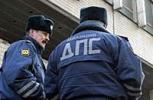 Сотрудники ДПС наградили законопослушных водителей