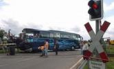 В Новосибирской обл. трое погибли при столкновении автобуса с поездом