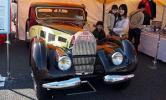 Раритетную Bugatti продали почти за миллион долларов