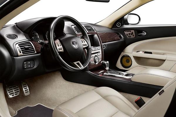 Jaguar XKR Portfolio Jaguar XKR Portfolio